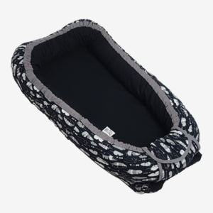 babynest i sort og grå