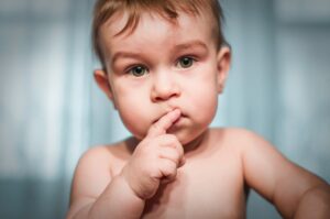 baby tænder - hvornår får baby tænder?